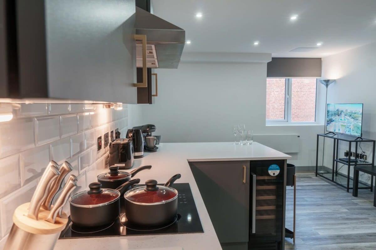 Lovely 1 Bedroom In Preston Apartment *